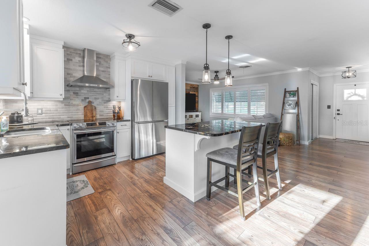 Image 11 of 38 For 1150 48th Street N