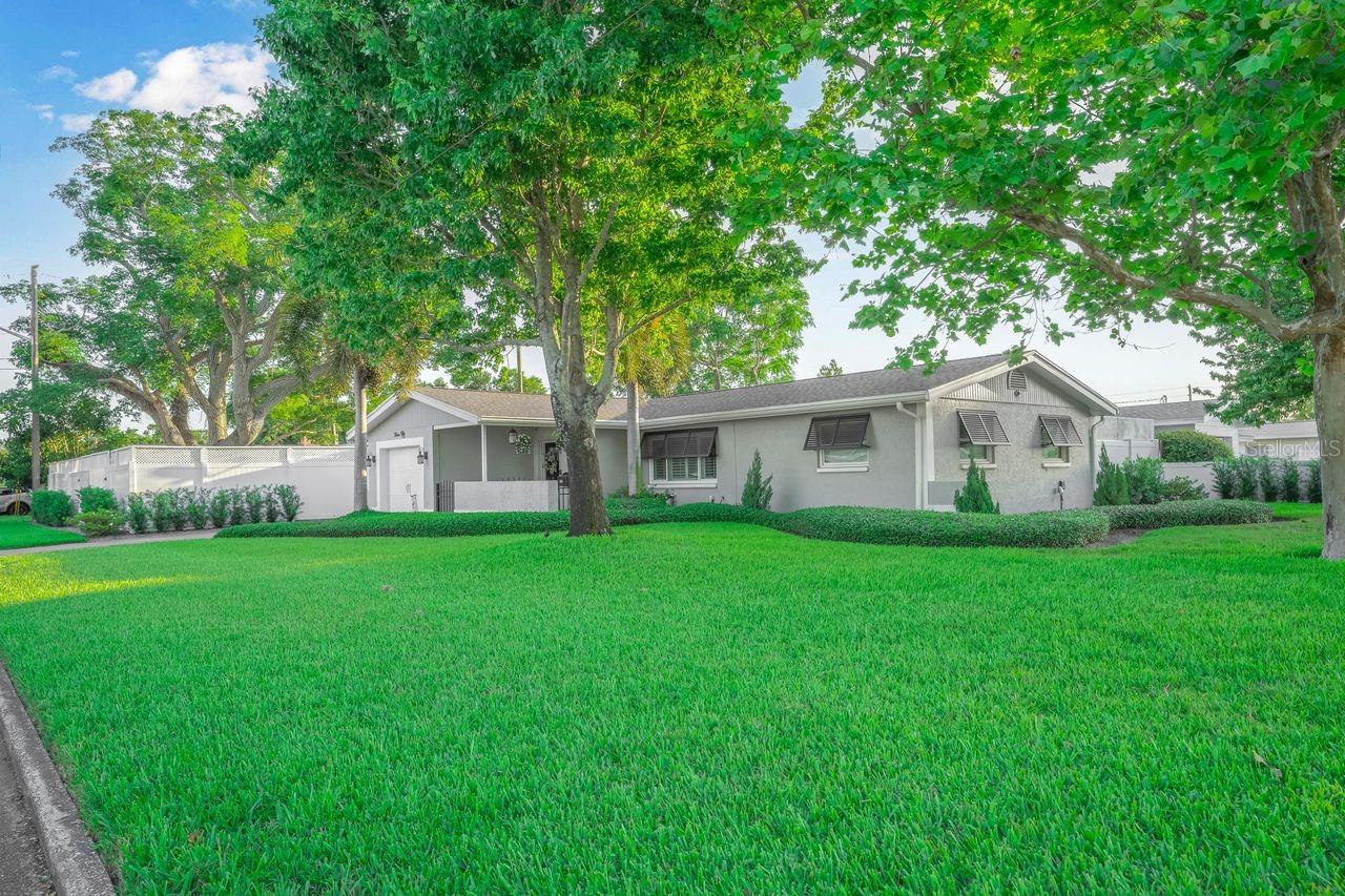 Image 3 of 38 For 1150 48th Street N