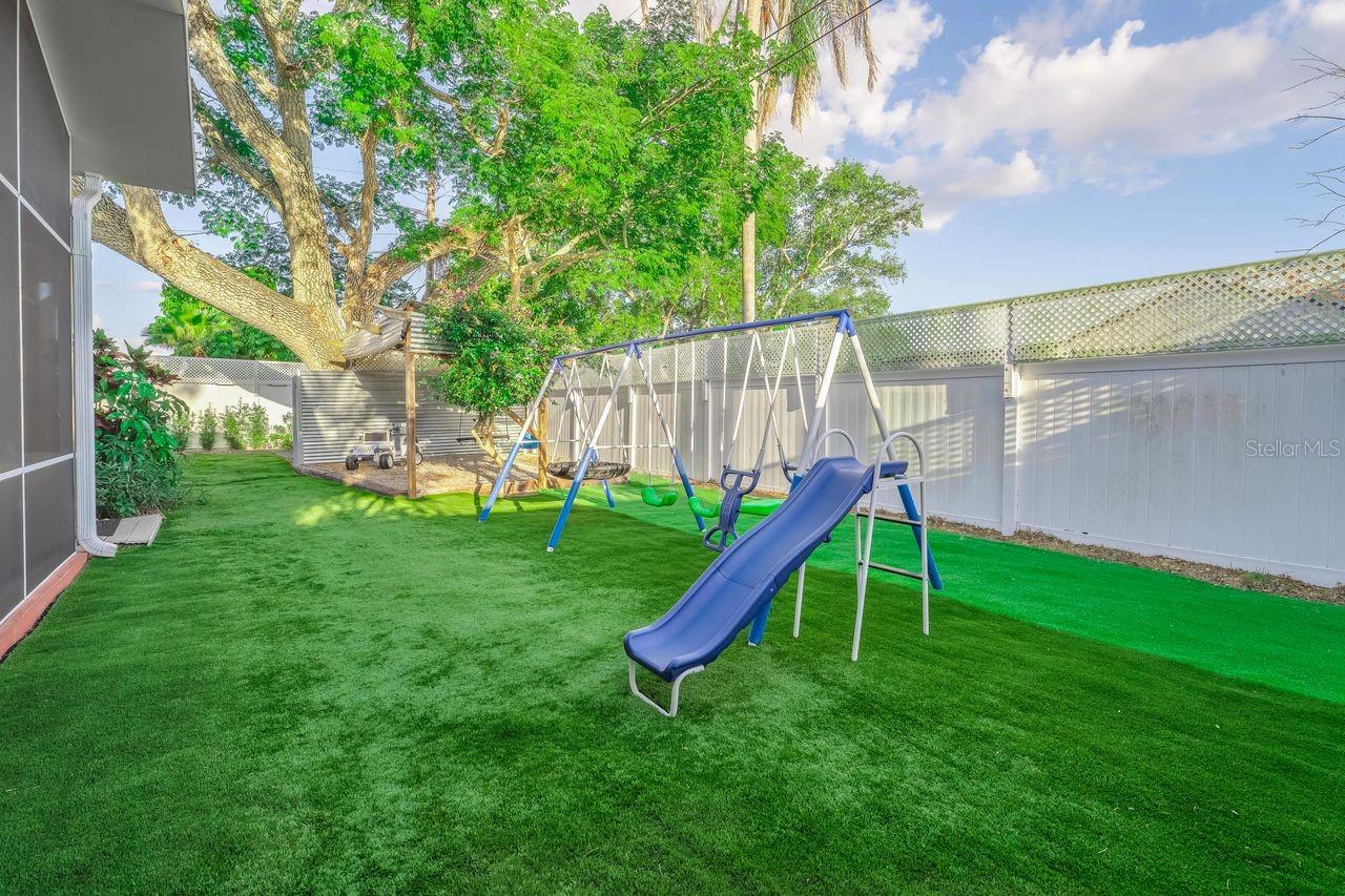 Image 31 of 38 For 1150 48th Street N