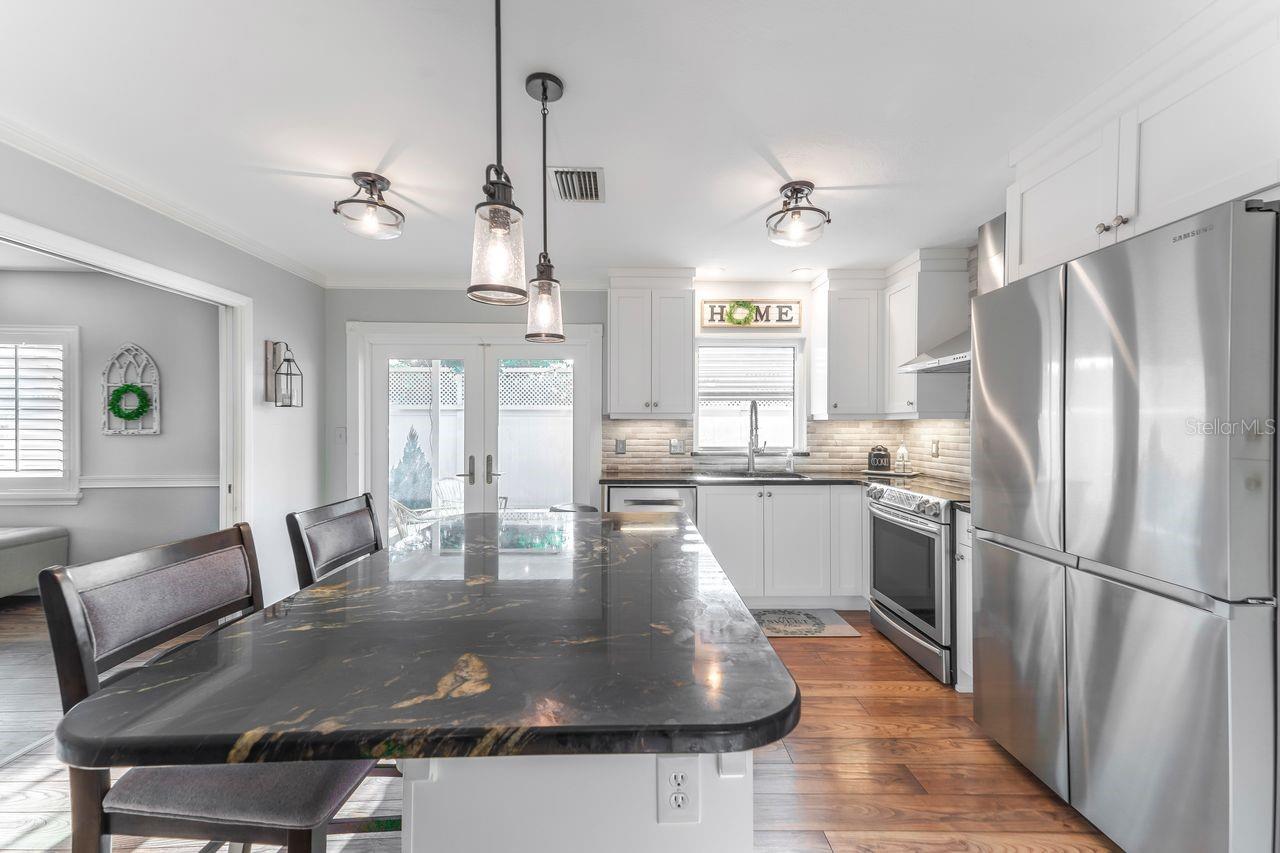 Image 9 of 38 For 1150 48th Street N