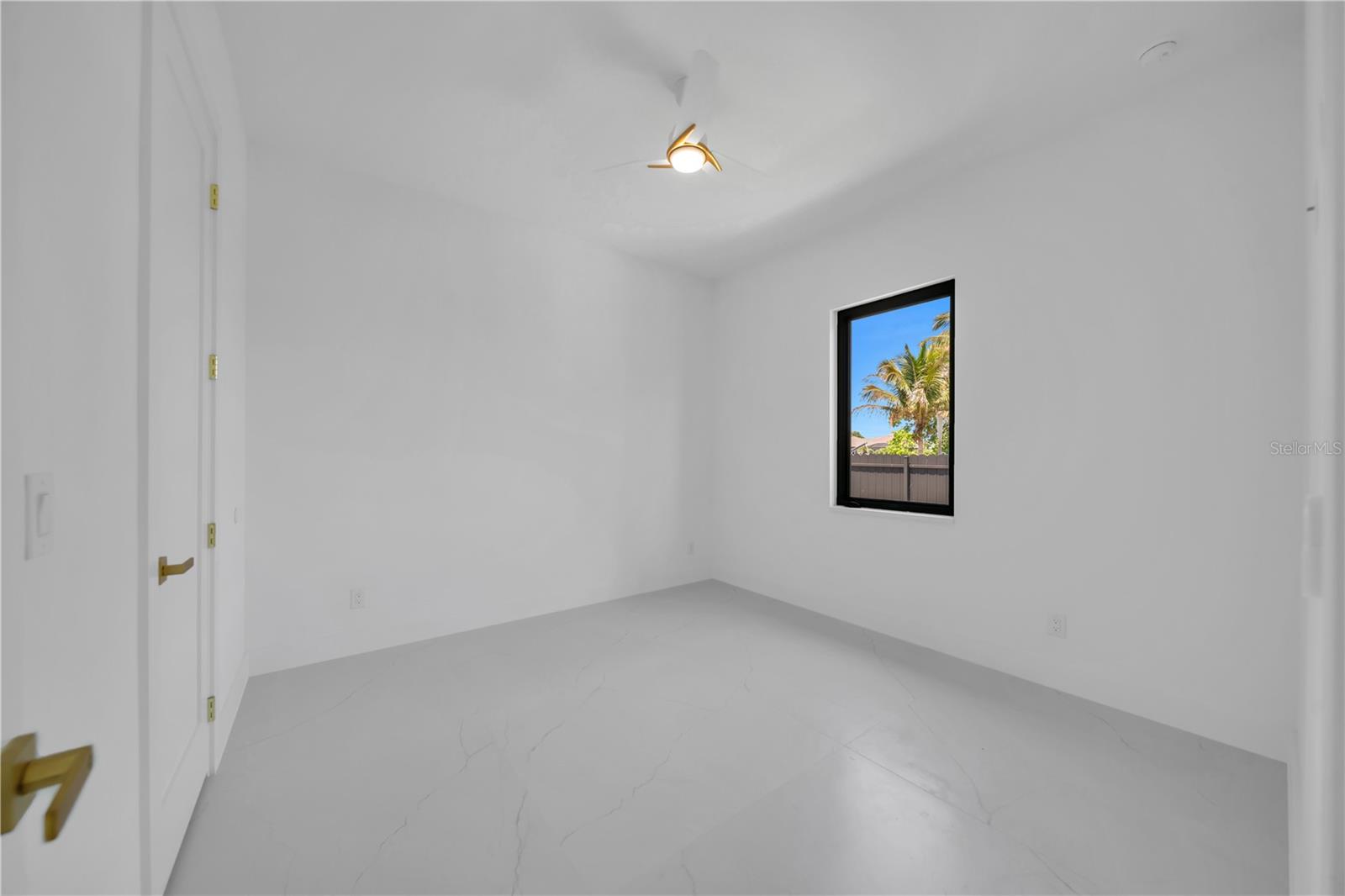 Image 20 of 54 For 1114 Sw 8th Pl
