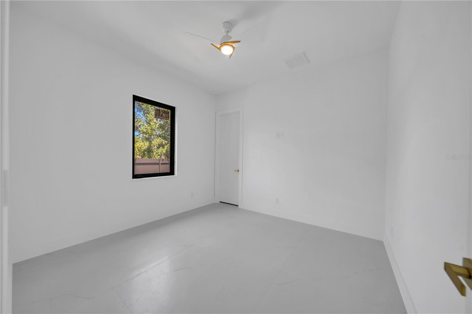 Image 35 of 54 For 1114 Sw 8th Pl