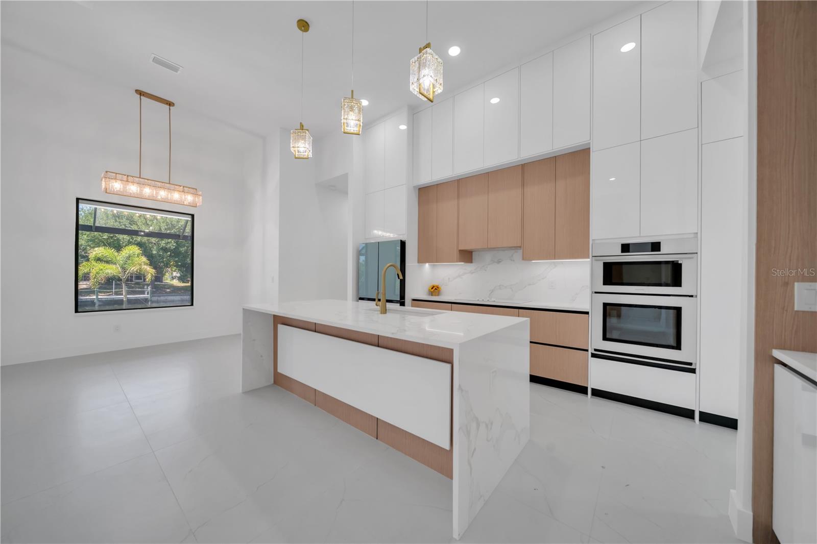 Image 4 of 54 For 1114 Sw 8th Pl