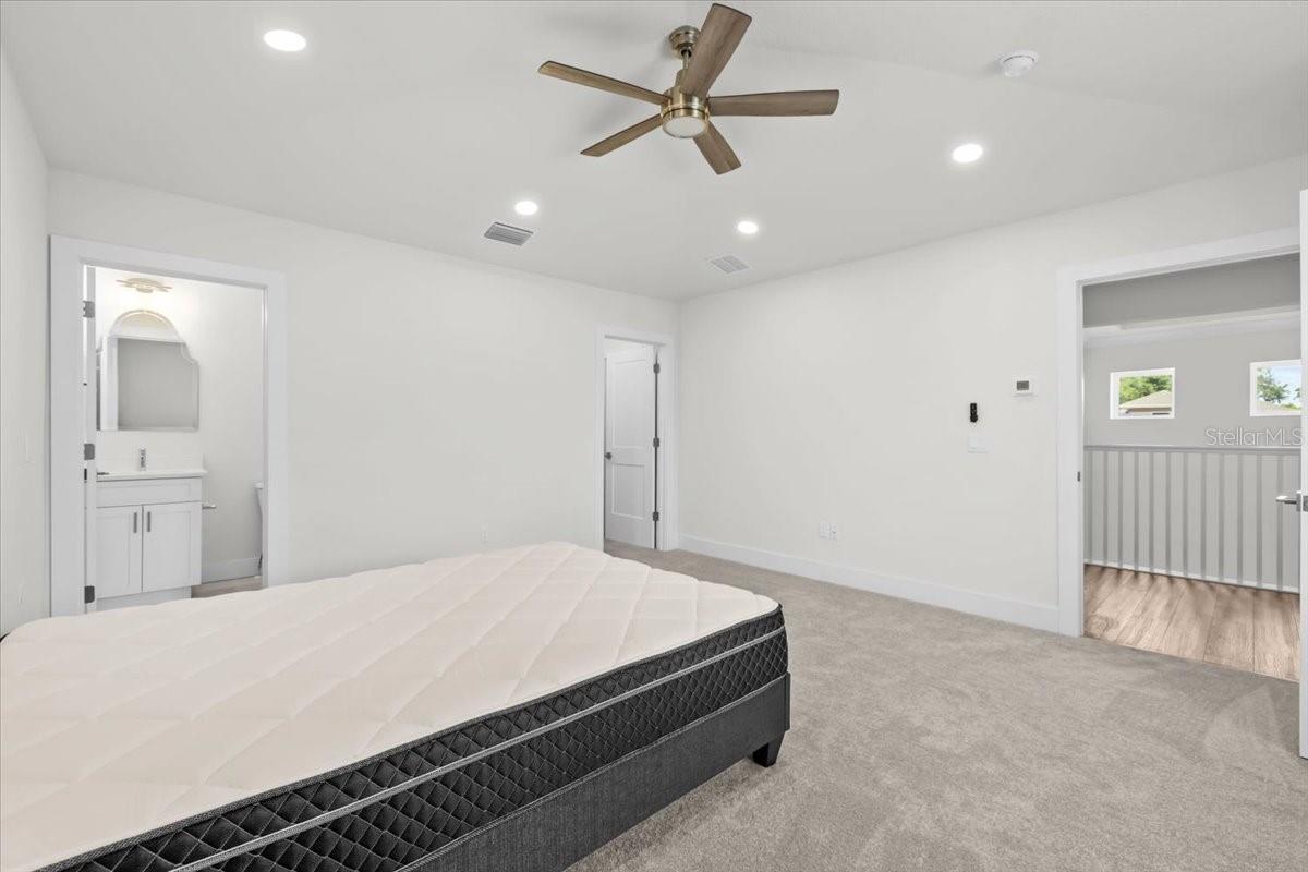 Image 35 of 49 For 201 Larocca Court