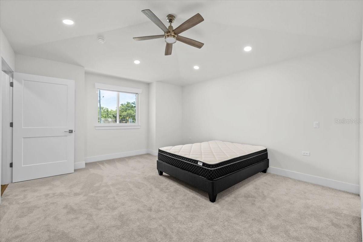 Image 37 of 49 For 201 Larocca Court