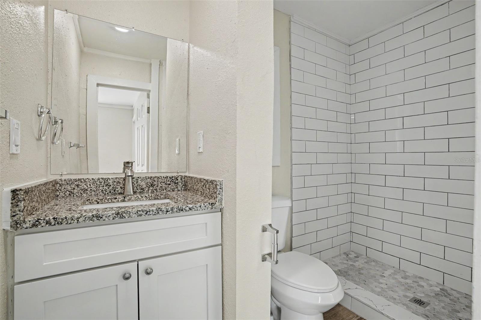 Image 15 of 57 For 850 18th Avenue S