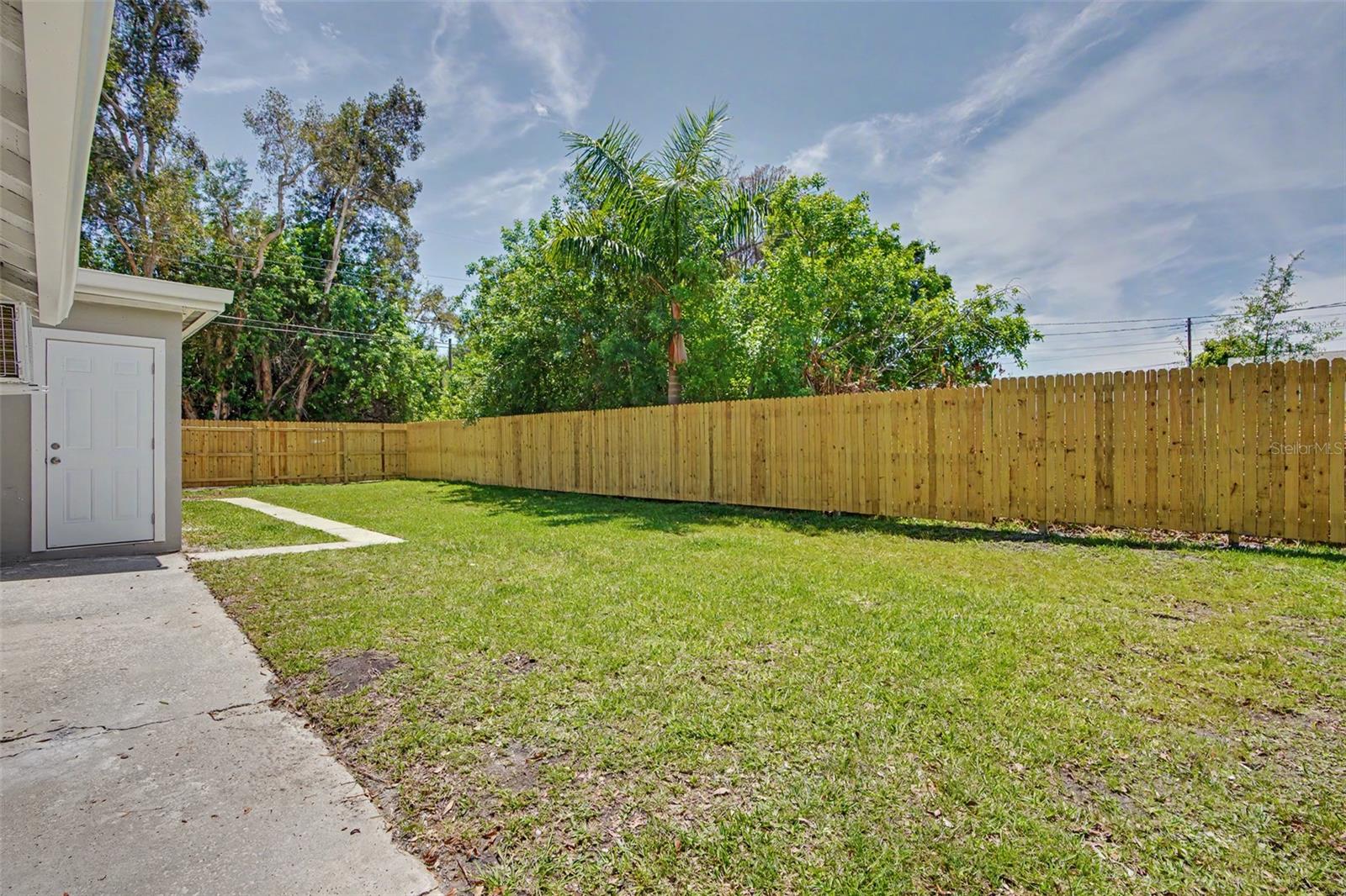 Image 17 of 57 For 850 18th Avenue S