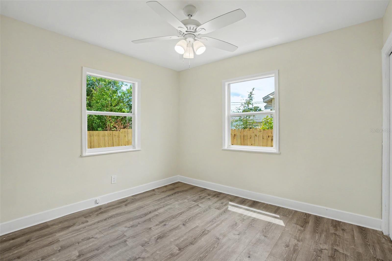 Image 20 of 57 For 850 18th Avenue S