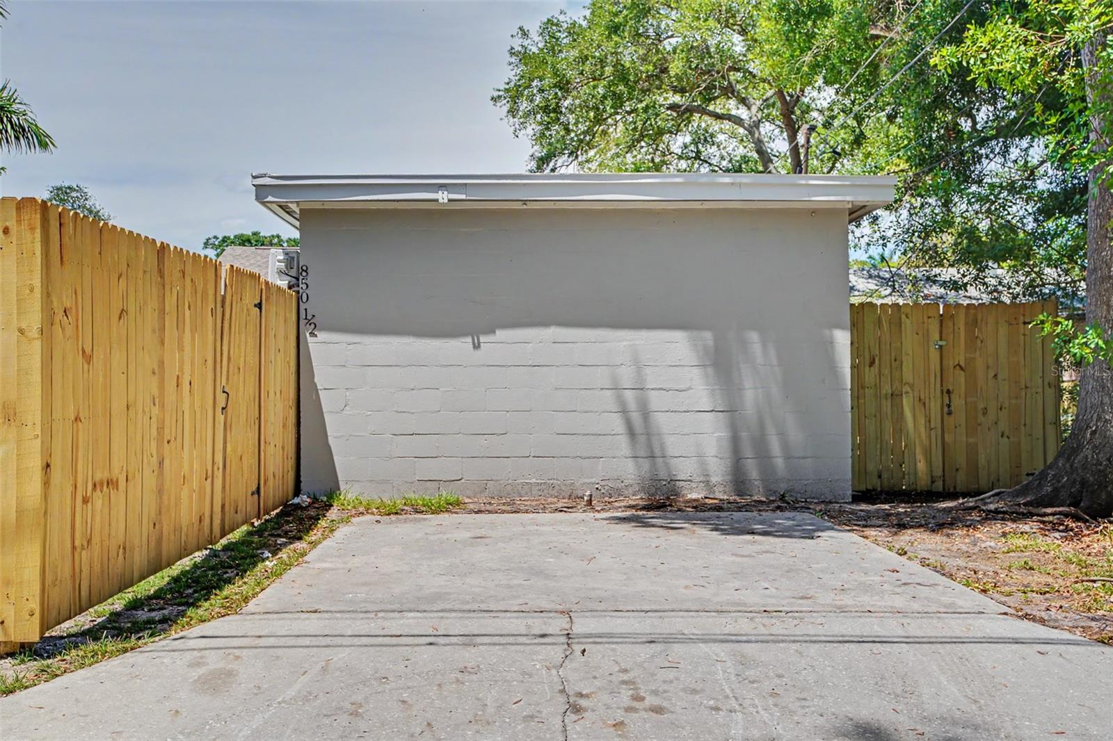 Image 22 of 57 For 850 18th Avenue S