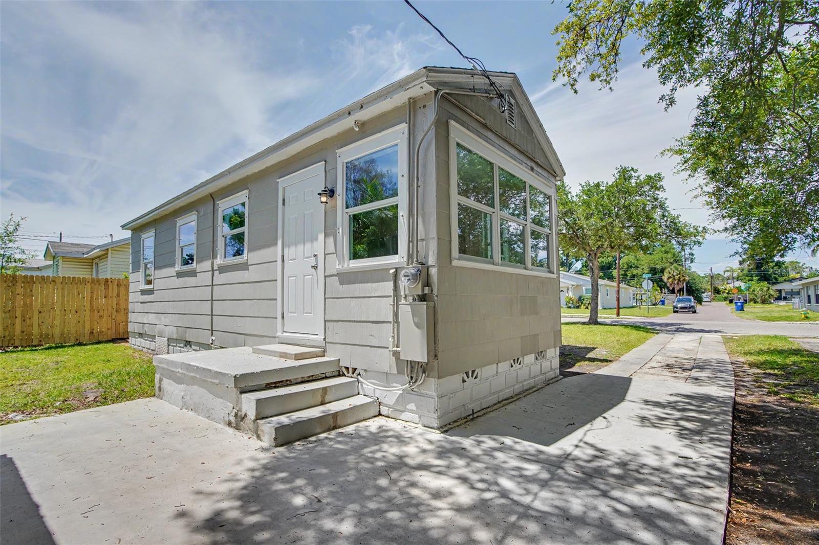 Image 41 of 57 For 850 18th Avenue S