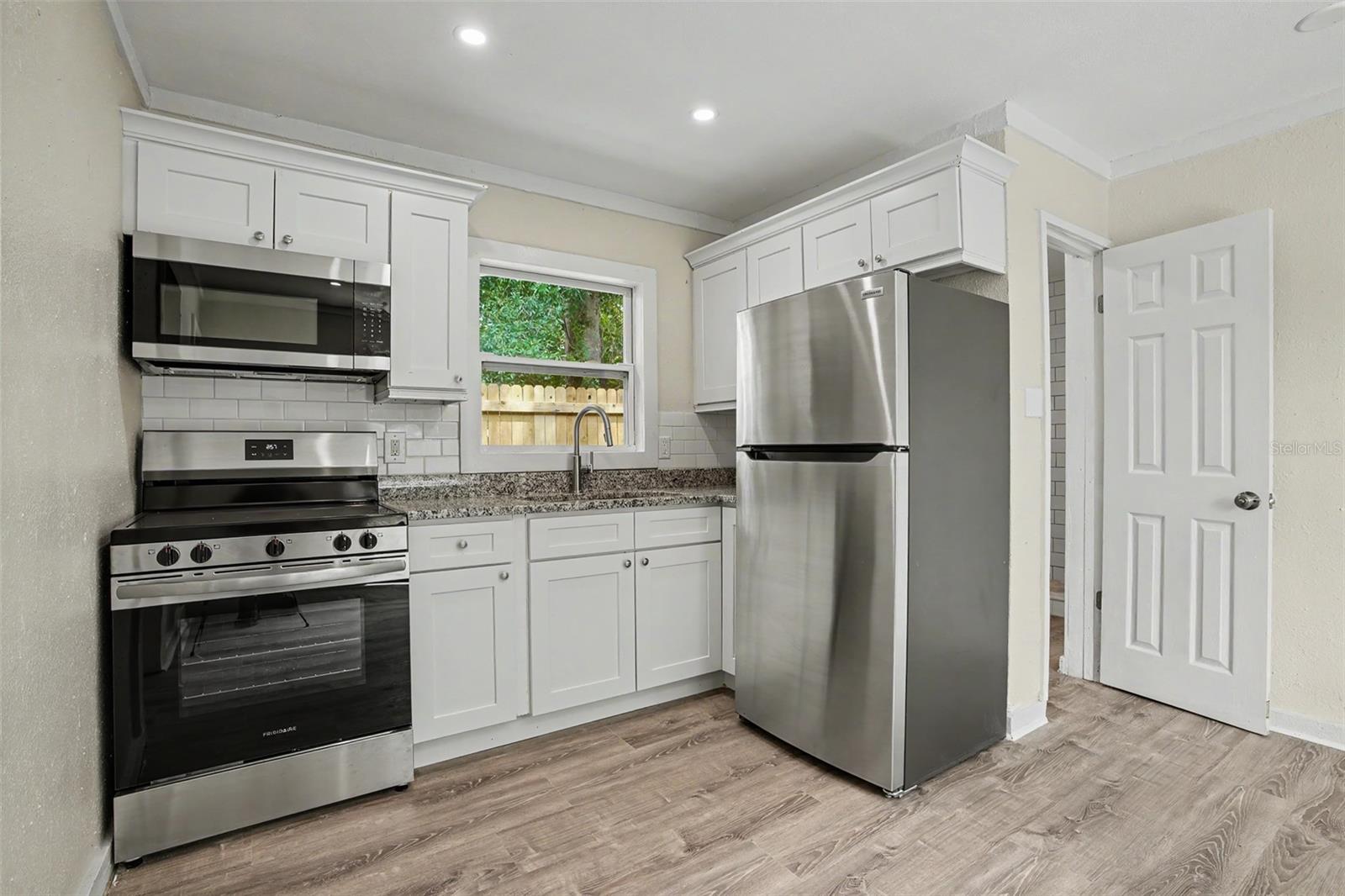 Image 44 of 57 For 850 18th Avenue S