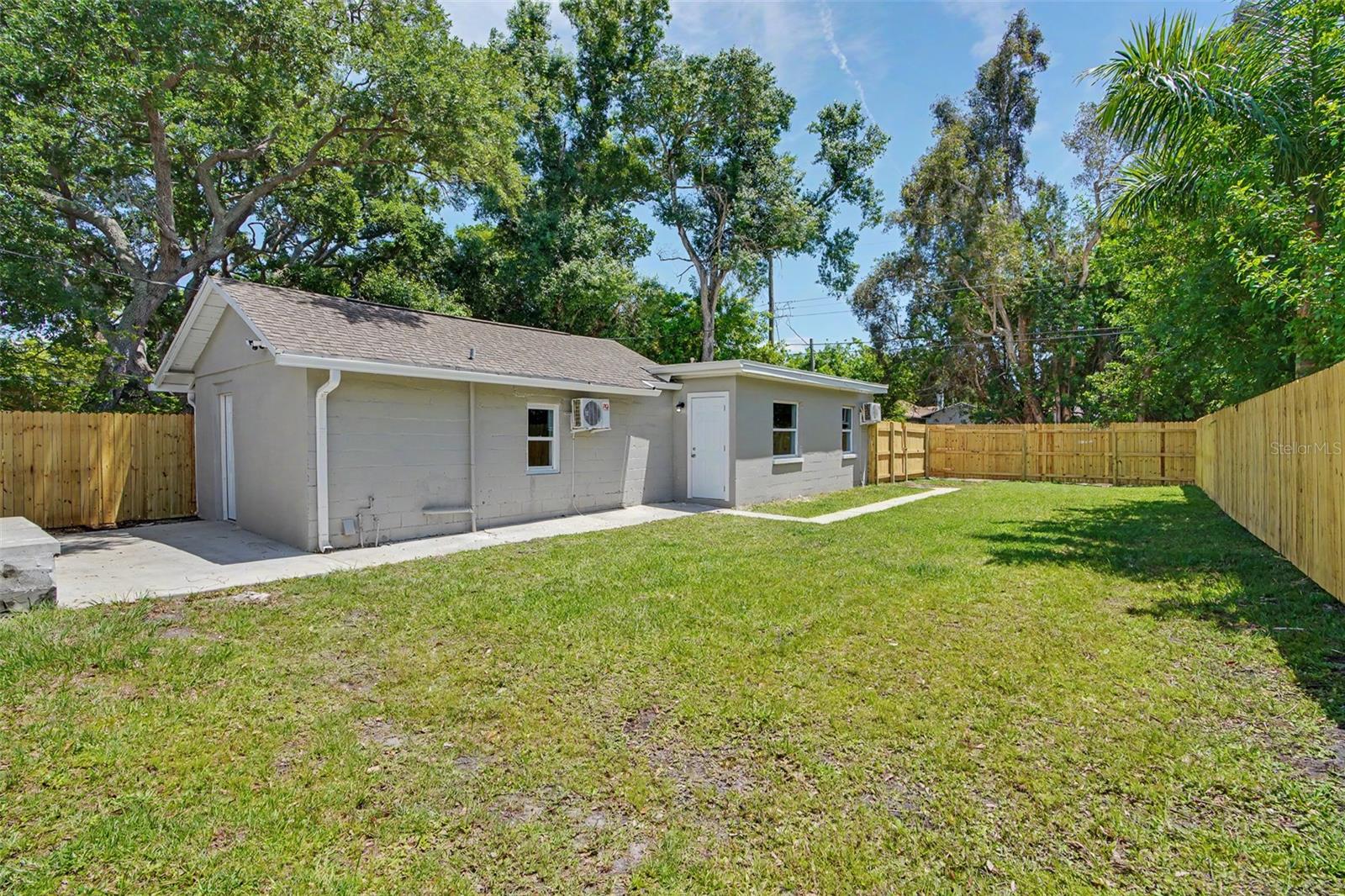 Image 51 of 57 For 850 18th Avenue S