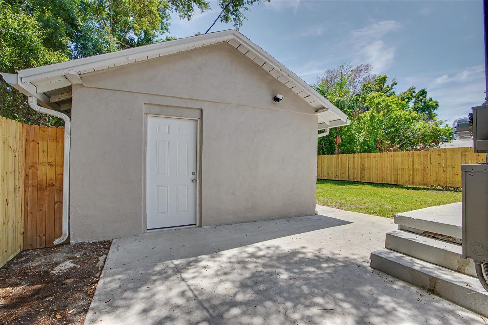 Image 9 of 57 For 850 18th Avenue S