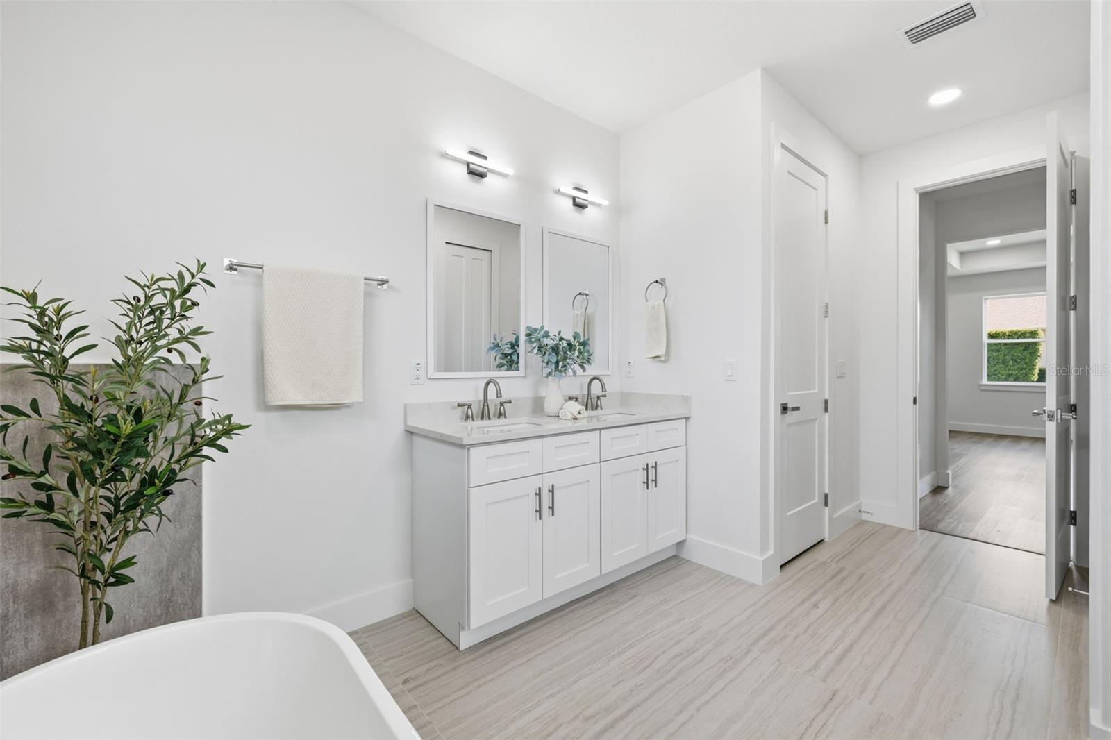 Image 25 of 46 For 4260 Baudelaire Court
