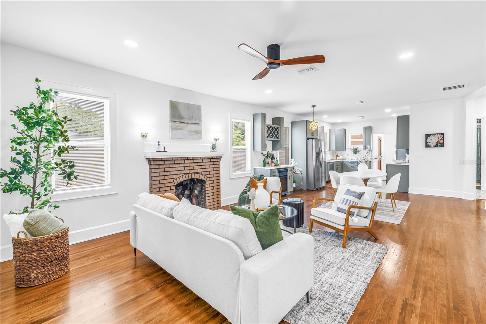 Image 13 of 42 For 2220 23rd Street S