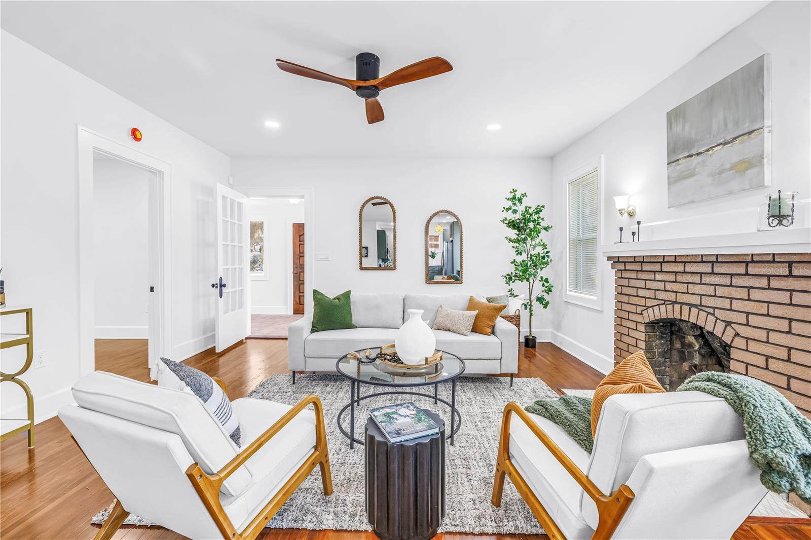 Image 15 of 42 For 2220 23rd Street S