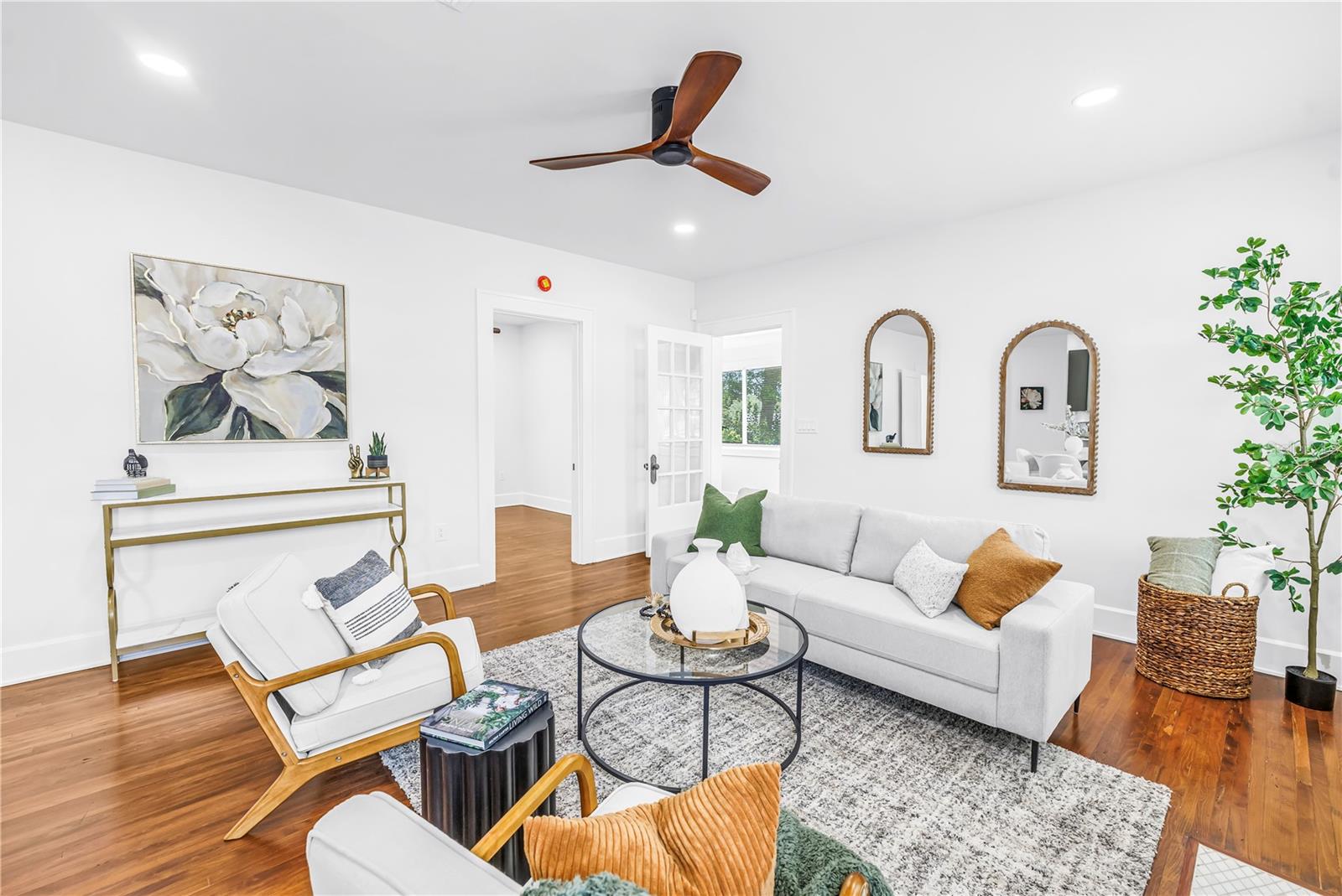 Image 17 of 42 For 2220 23rd Street S