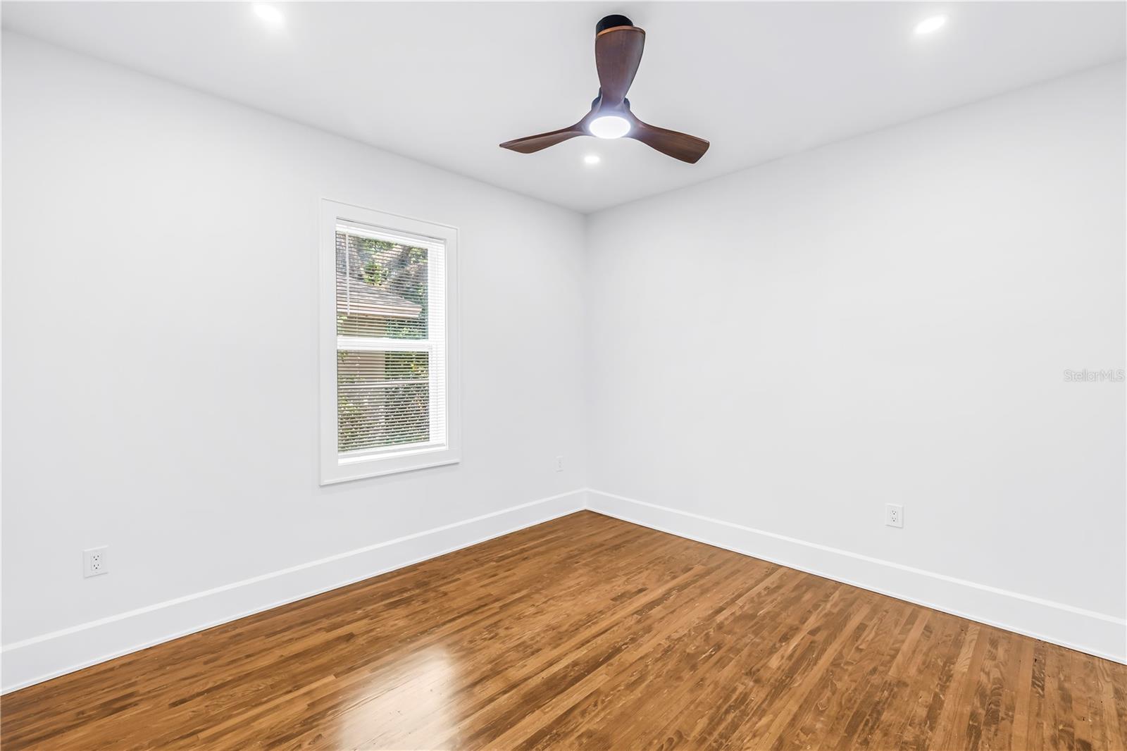 Image 18 of 42 For 2220 23rd Street S