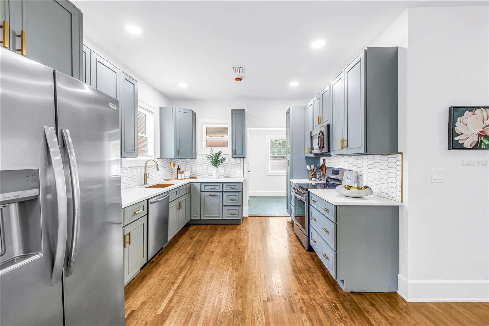 Image 27 of 42 For 2220 23rd Street S