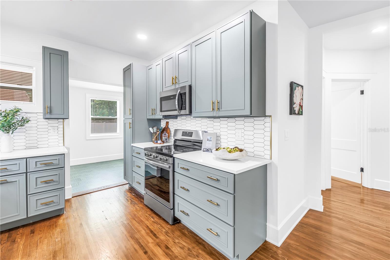 Image 28 of 42 For 2220 23rd Street S