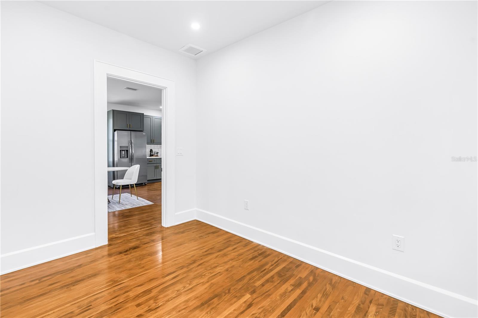 Image 33 of 42 For 2220 23rd Street S