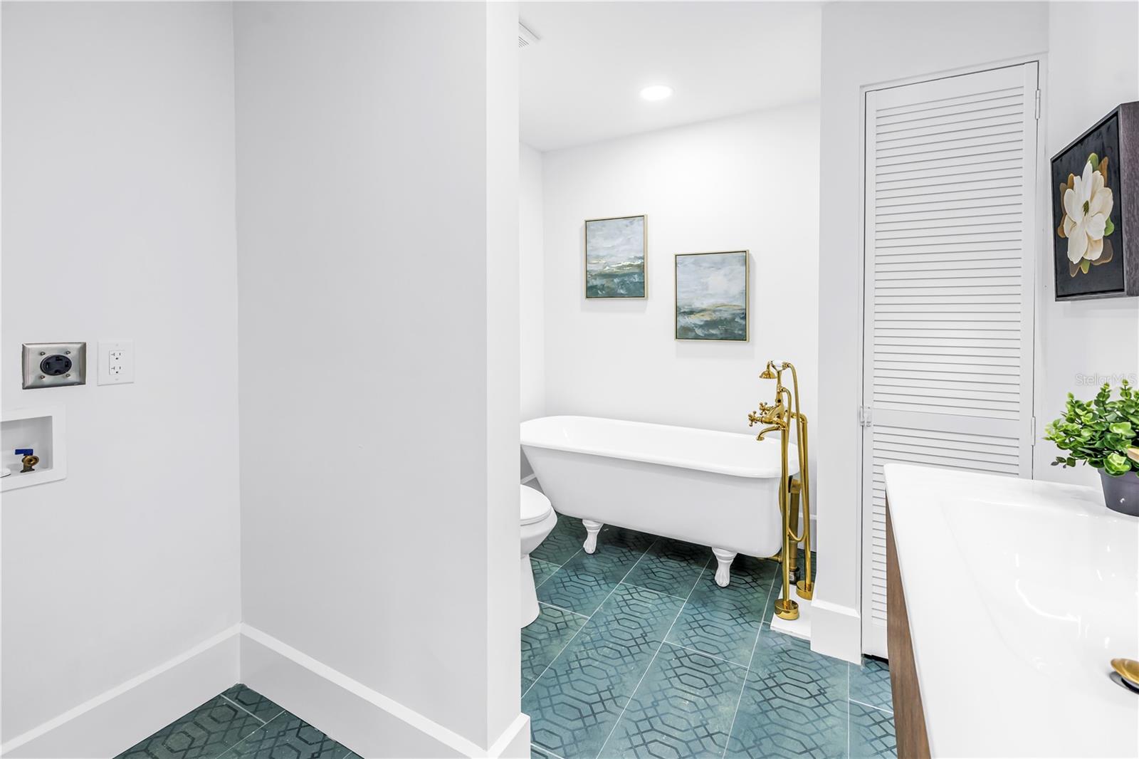 Image 34 of 42 For 2220 23rd Street S