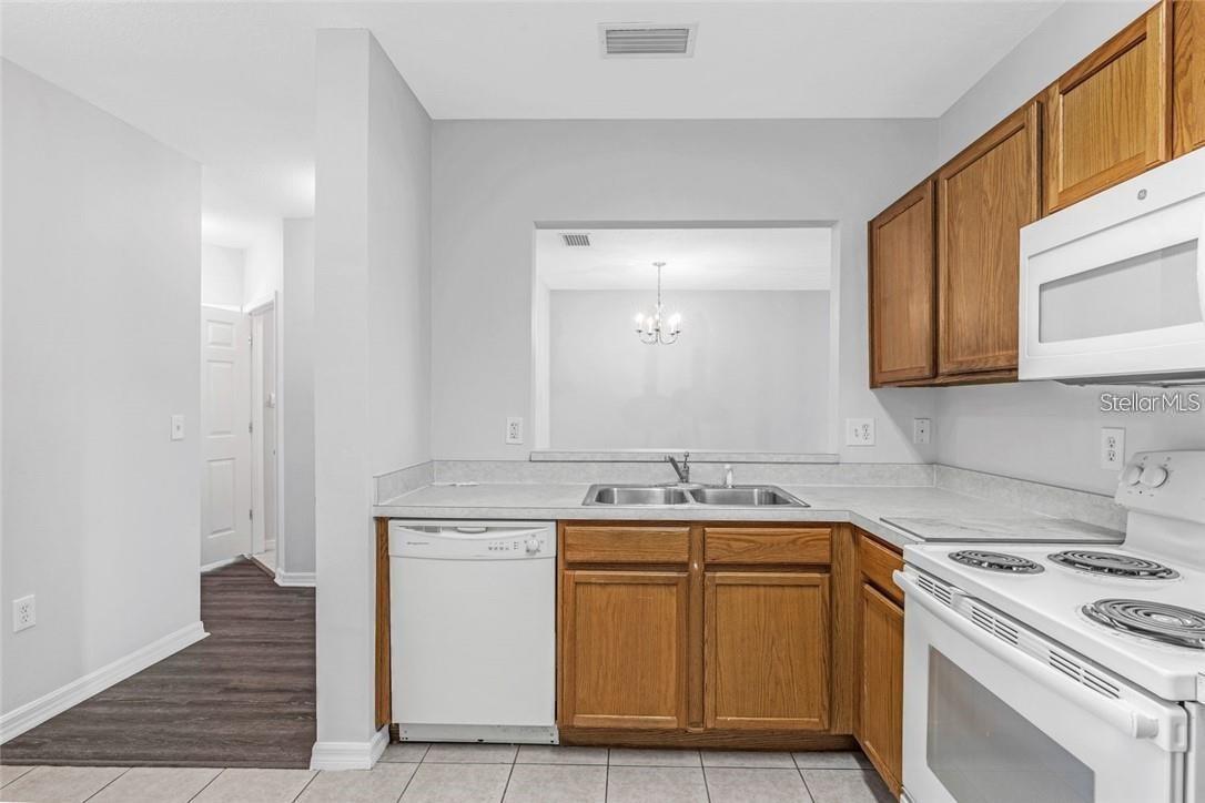 Image 3 of 24 For 9519 Newdale Way 201