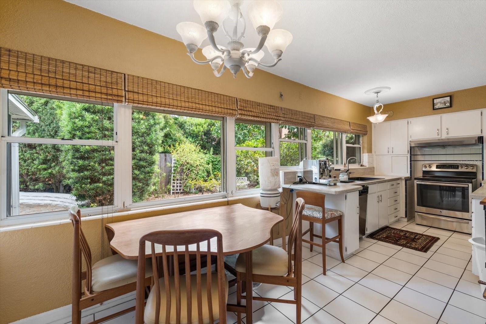 Listing photo id 8 for 109 Ponce De Leon Boulevard