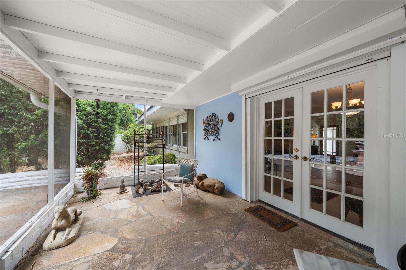 Listing photo id 13 for 109 Ponce De Leon Boulevard