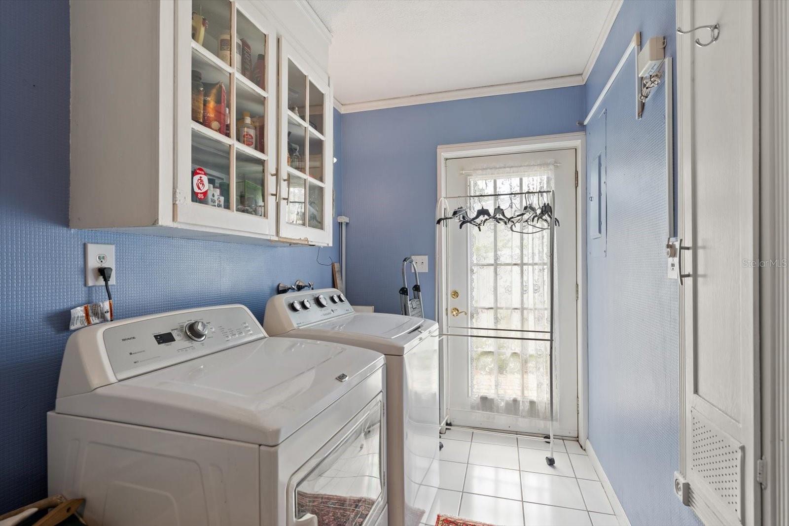 Listing photo id 25 for 109 Ponce De Leon Boulevard