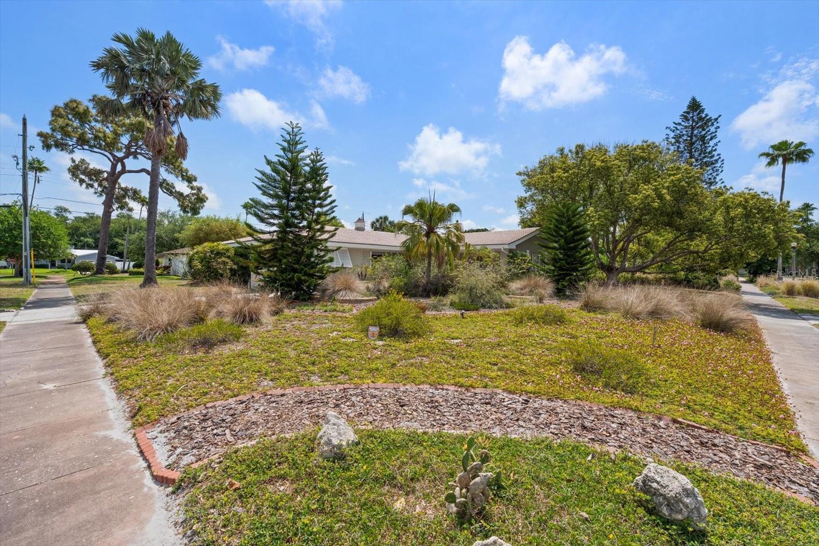 Listing photo id 27 for 109 Ponce De Leon Boulevard