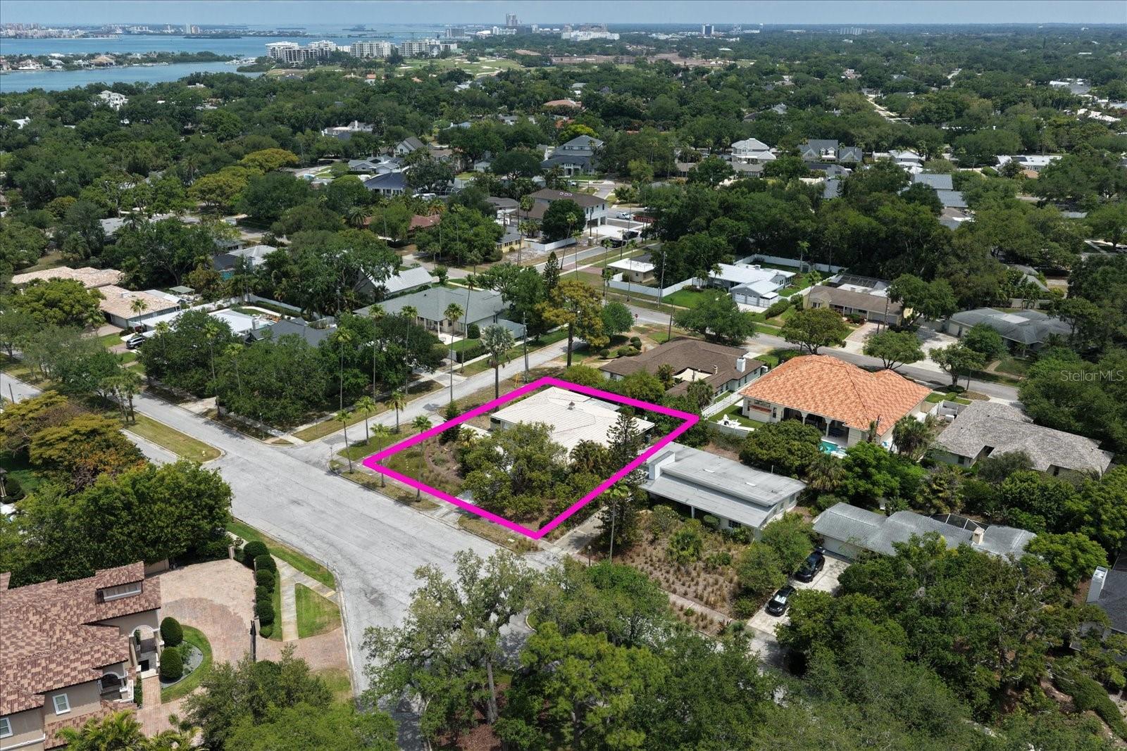Listing photo id 30 for 109 Ponce De Leon Boulevard