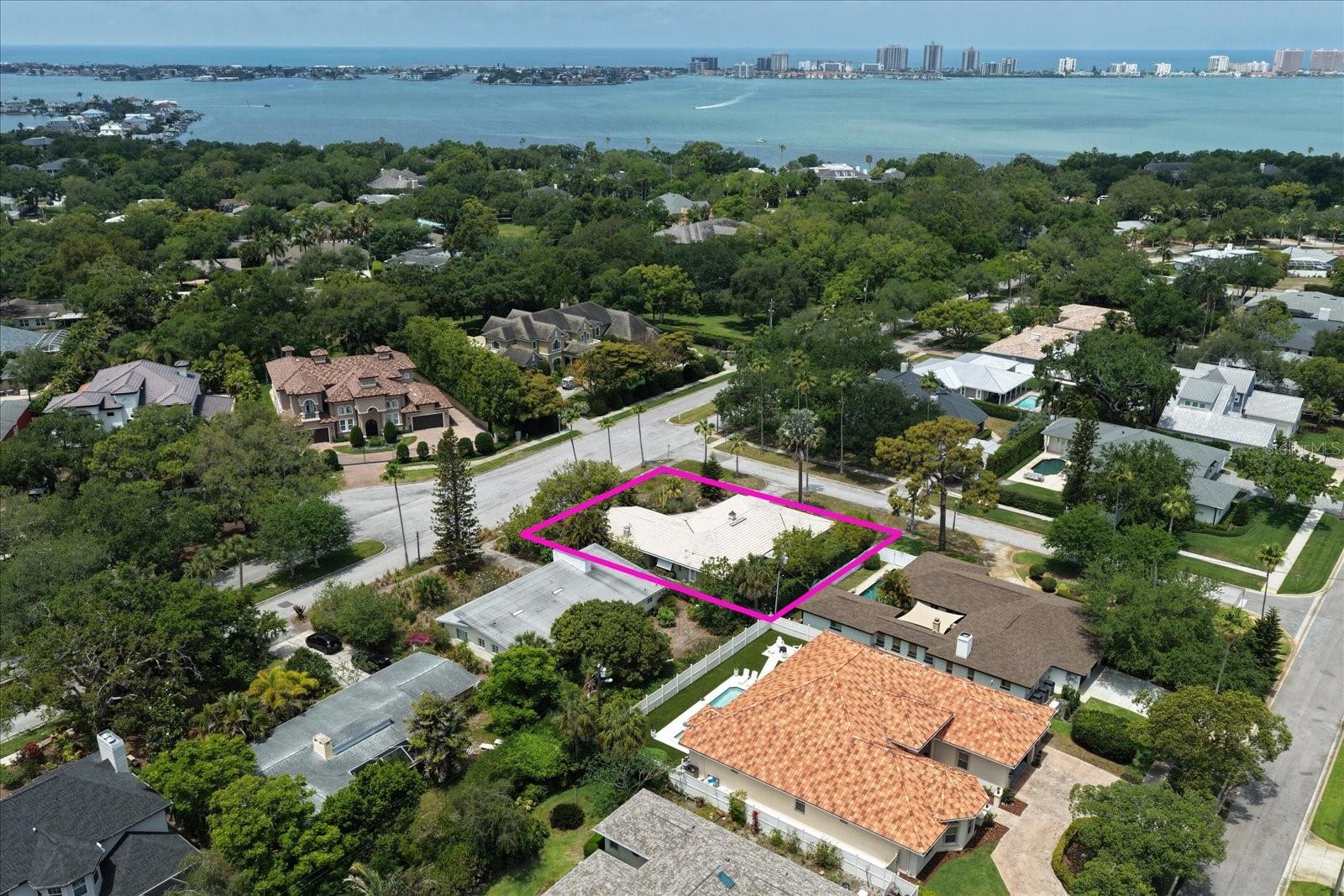 Listing photo id 31 for 109 Ponce De Leon Boulevard