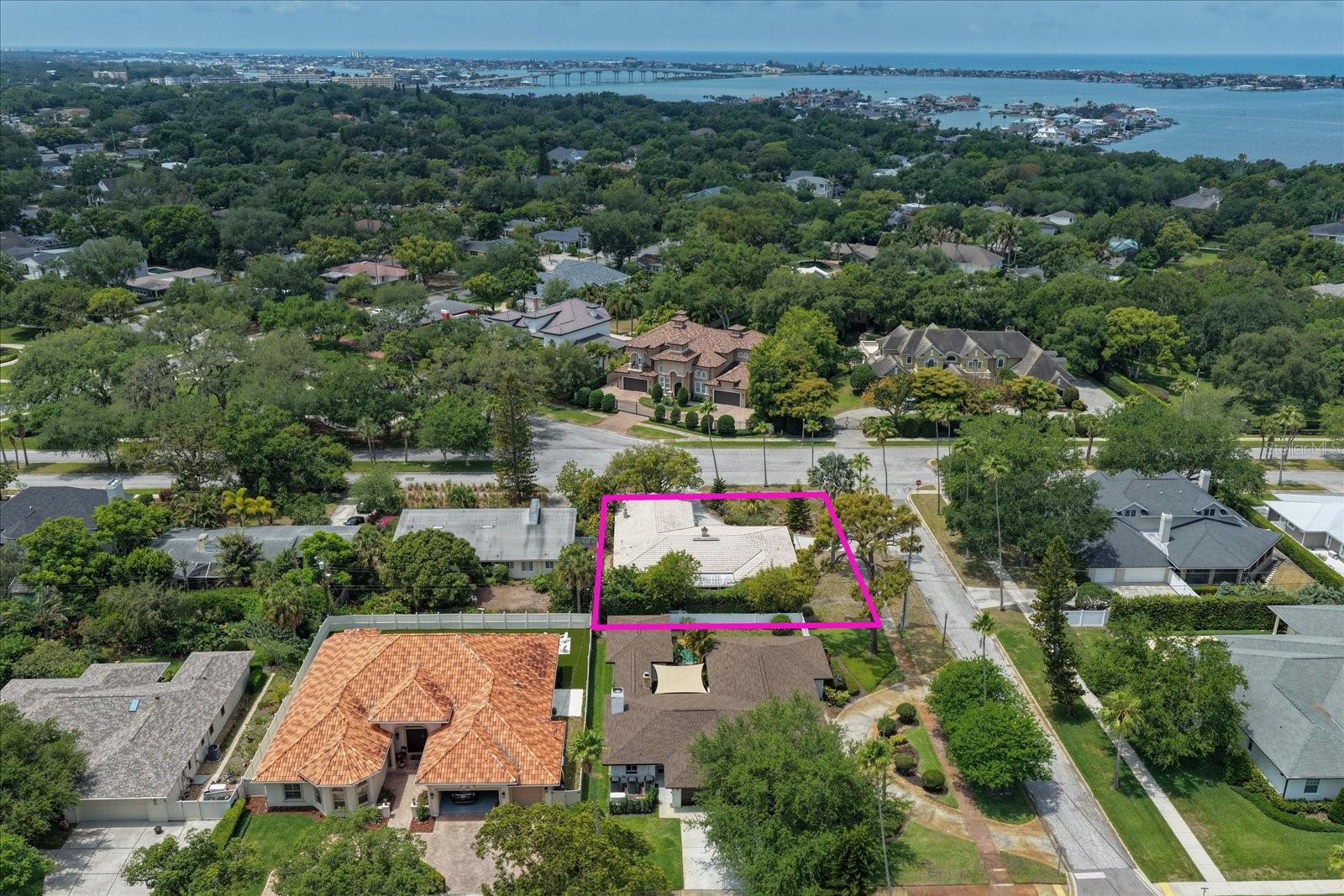 Listing photo id 32 for 109 Ponce De Leon Boulevard
