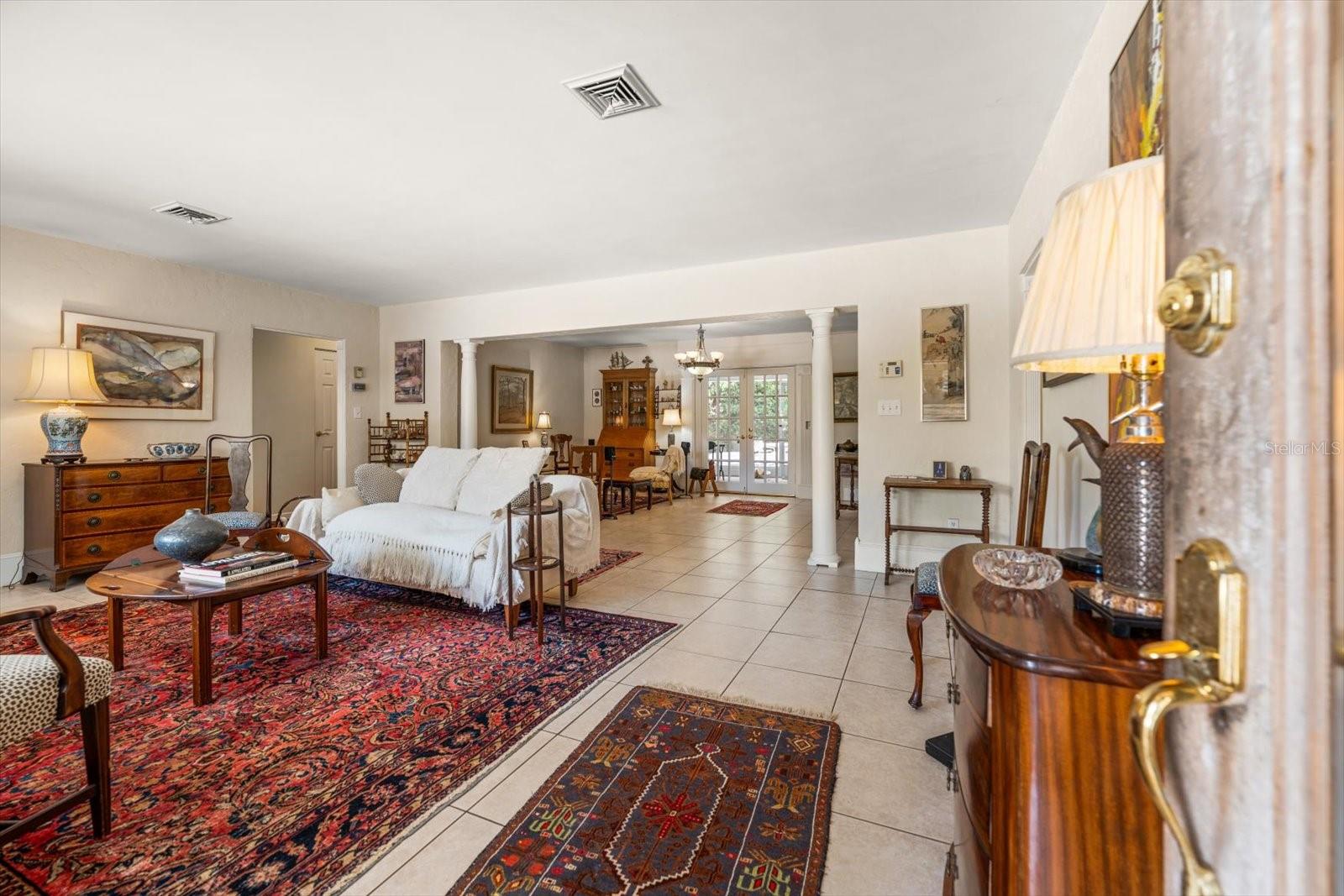 Listing photo id 4 for 109 Ponce De Leon Boulevard