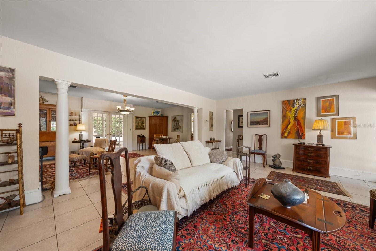 Listing photo id 6 for 109 Ponce De Leon Boulevard