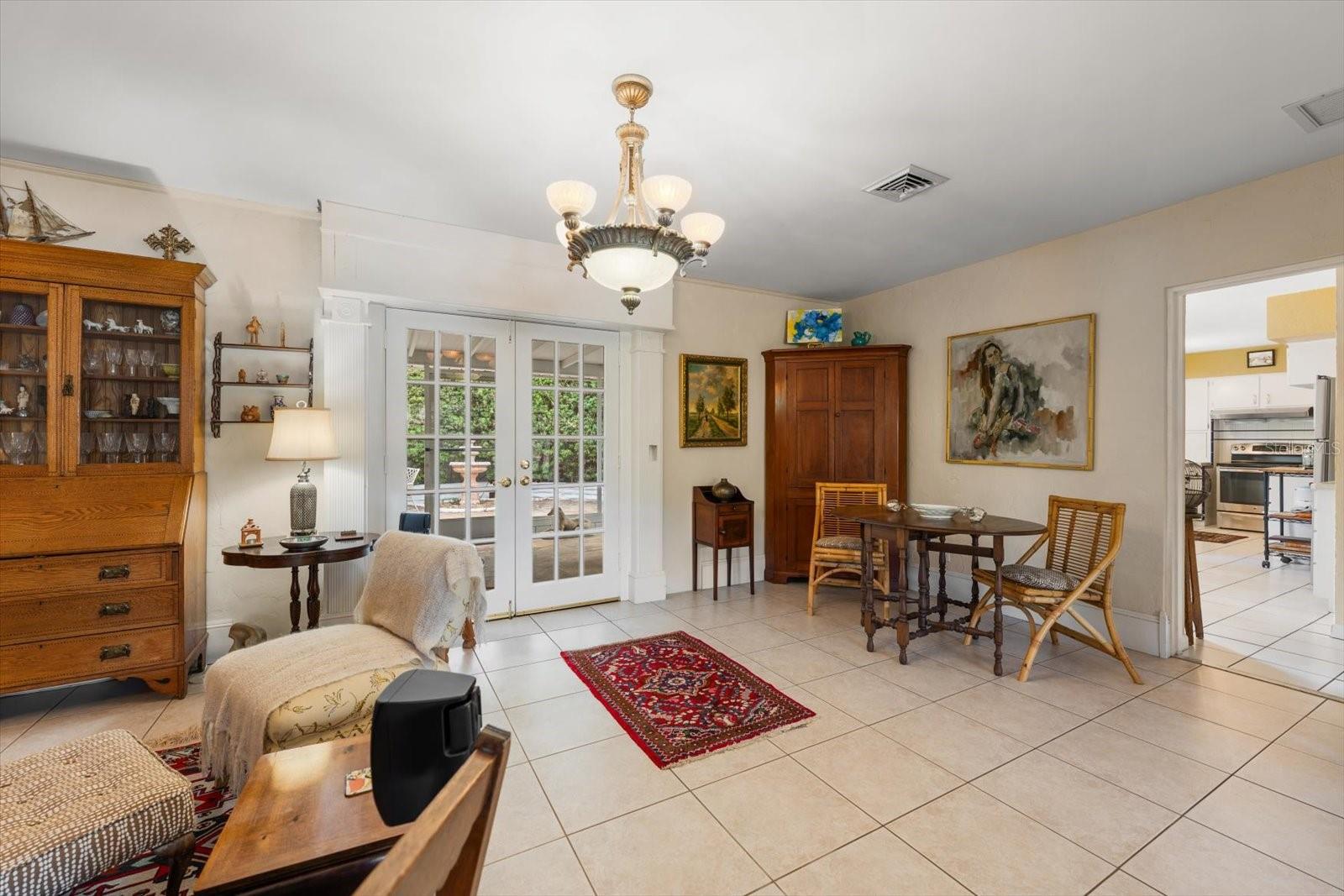 Listing photo id 7 for 109 Ponce De Leon Boulevard