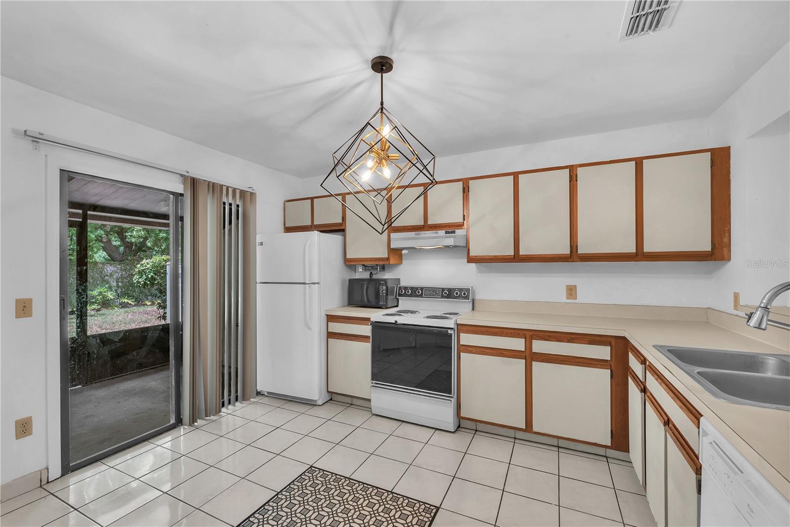 Image 11 of 29 For 5100 Burchette Road 1004