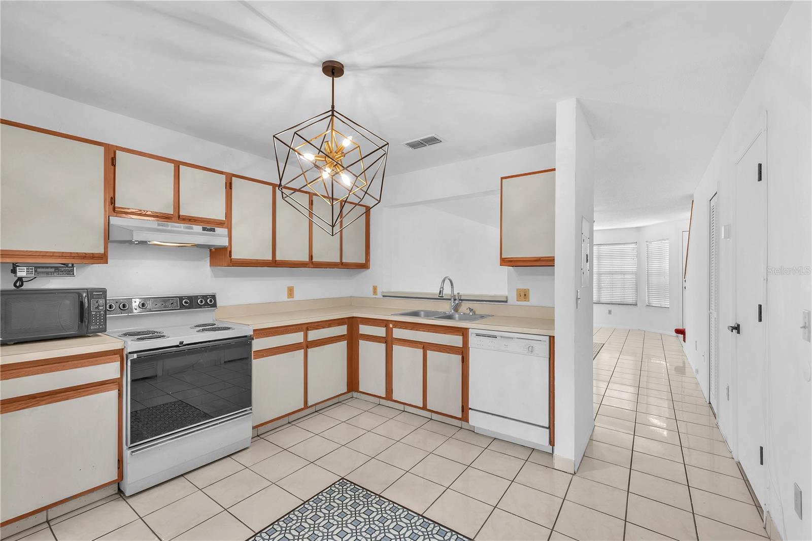 Image 15 of 29 For 5100 Burchette Road 1004