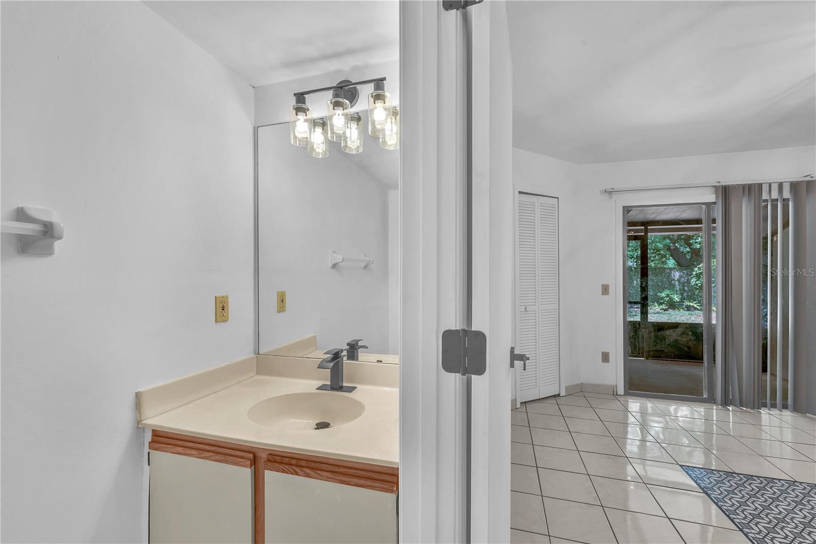 Image 8 of 29 For 5100 Burchette Road 1004