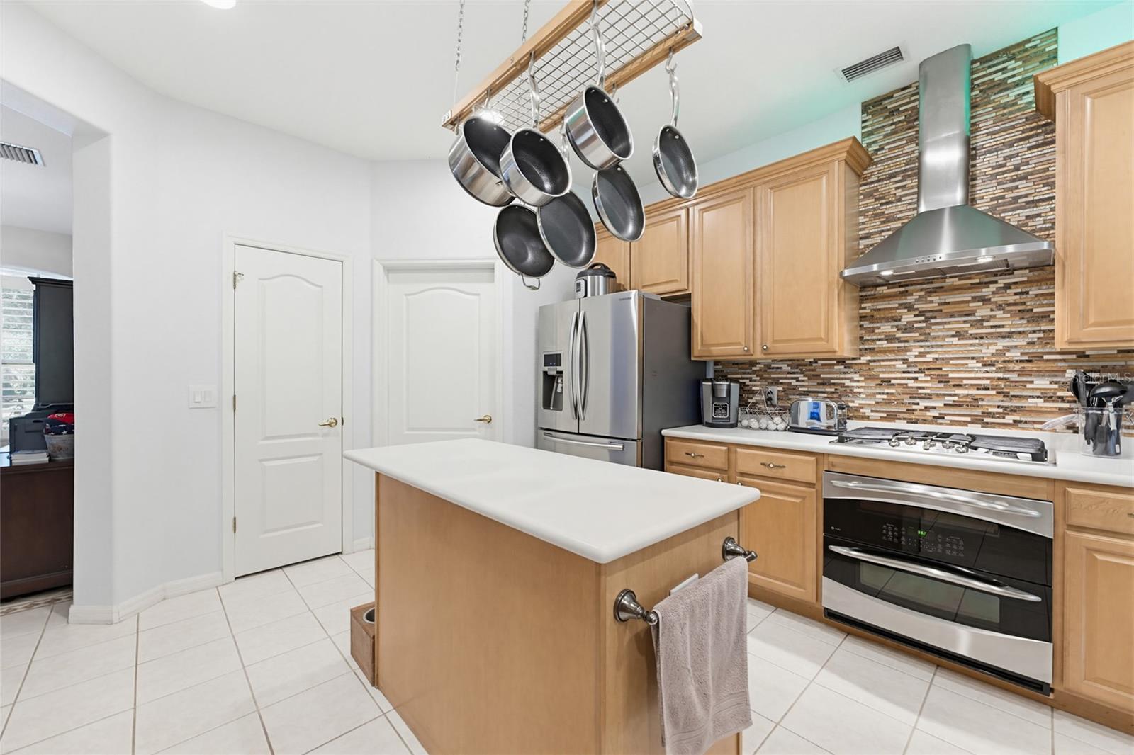 Image 14 of 71 For 62 Camelot Ridge Drive