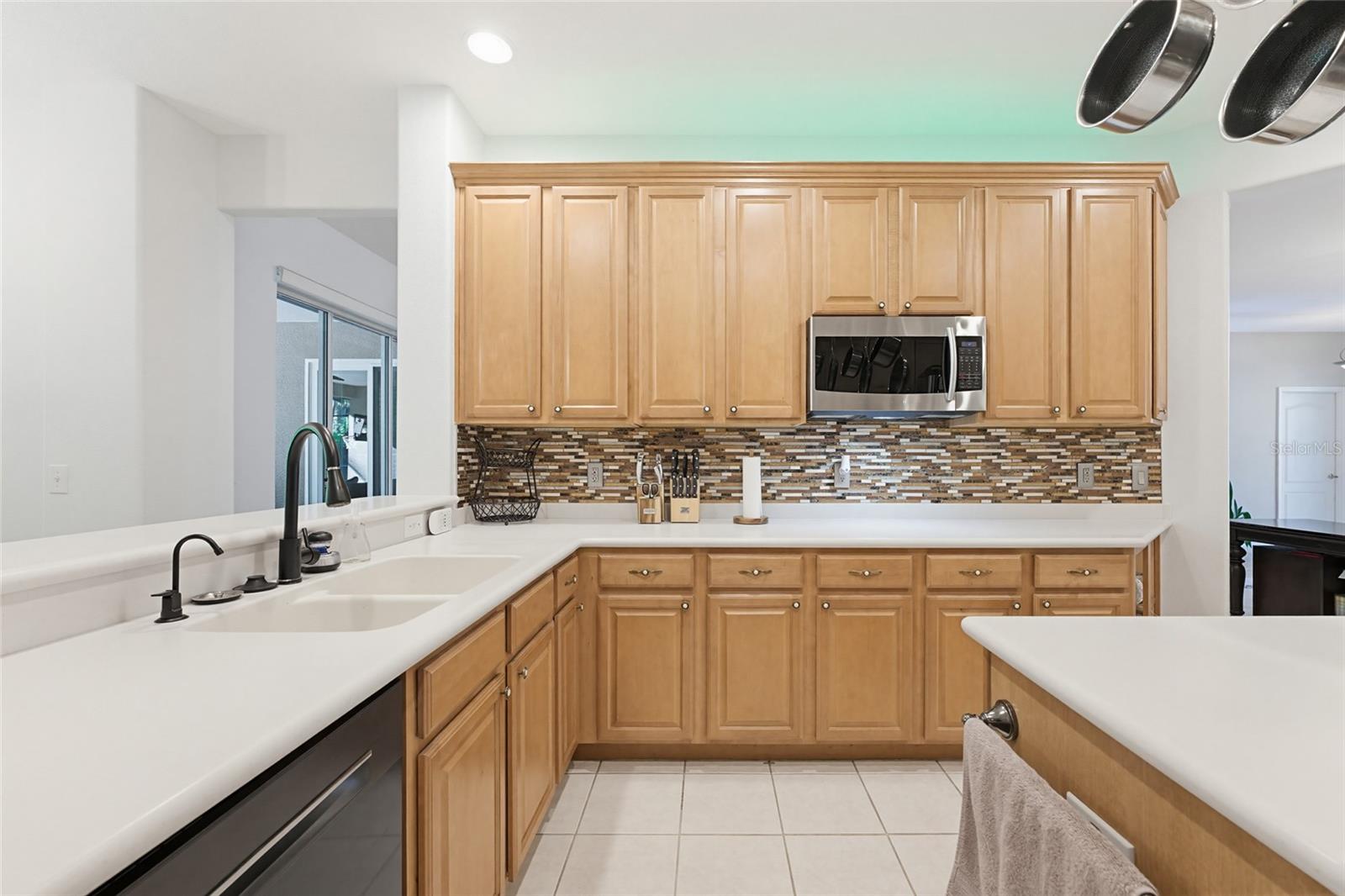Image 16 of 71 For 62 Camelot Ridge Drive