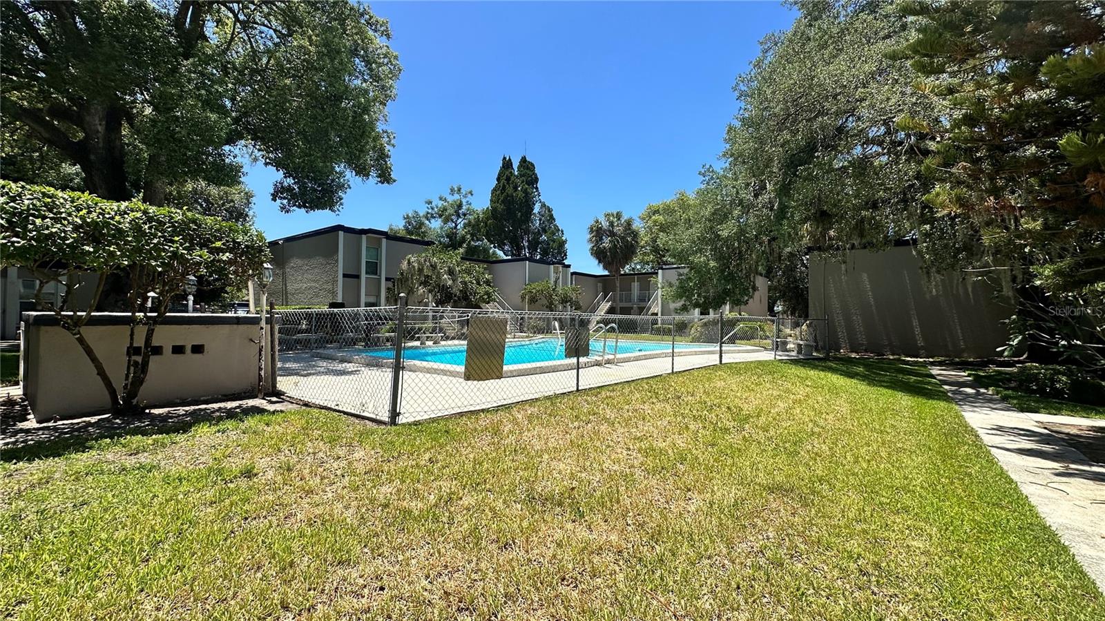 Image 12 of 14 For 165 Picardy Villa Circle 202