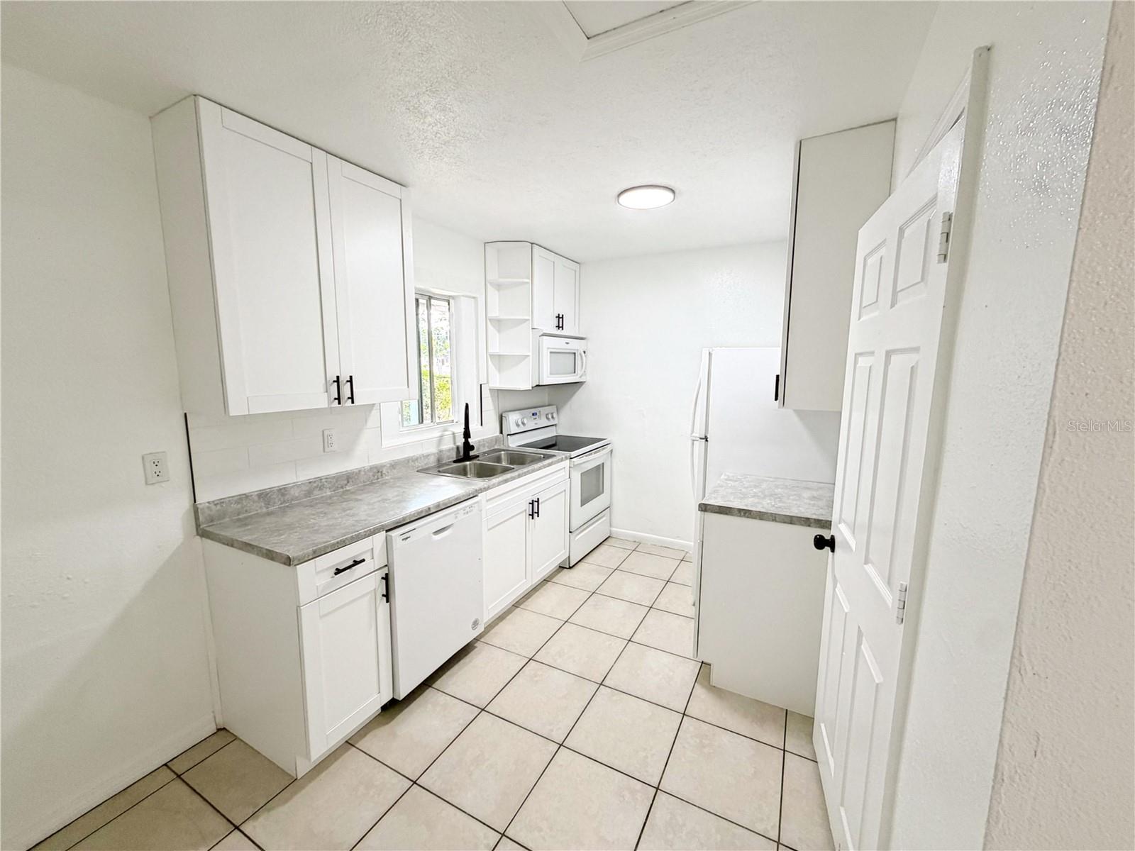 Image 4 of 11 For 3916 Genesee Street