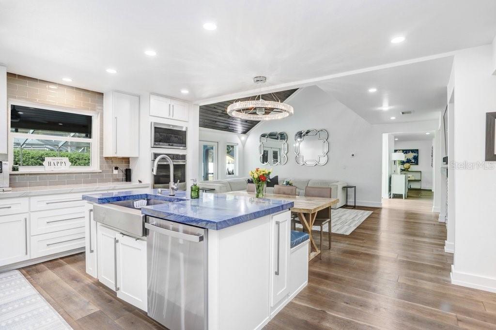 Image 13 of 61 For 15306 Lake Maurine Drive
