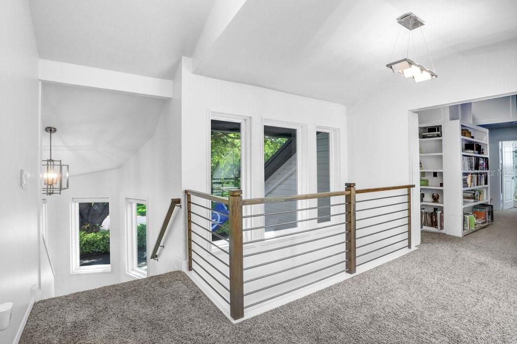 Image 21 of 61 For 15306 Lake Maurine Drive