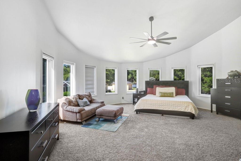 Image 23 of 61 For 15306 Lake Maurine Drive