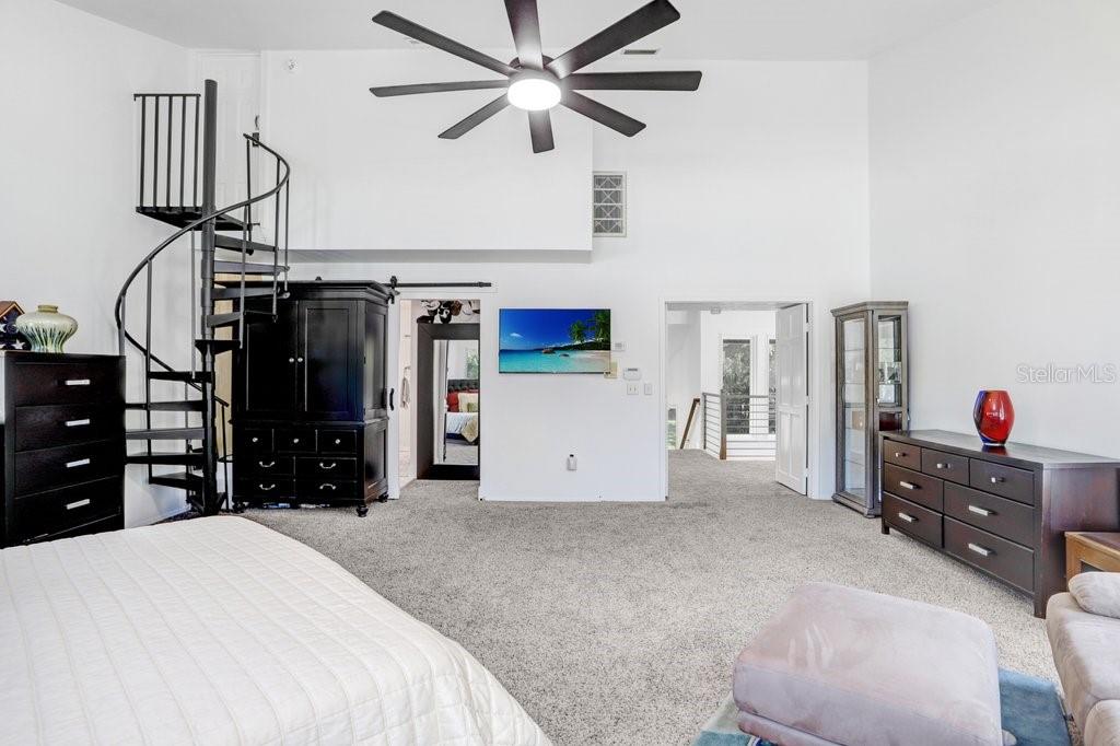 Image 24 of 61 For 15306 Lake Maurine Drive