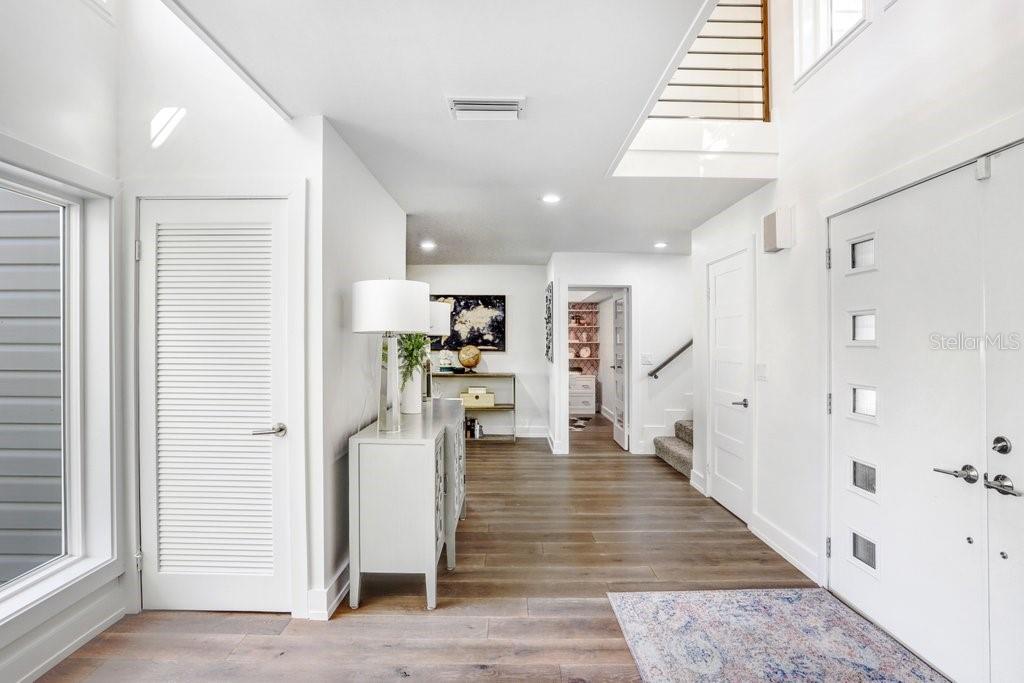 Image 3 of 61 For 15306 Lake Maurine Drive