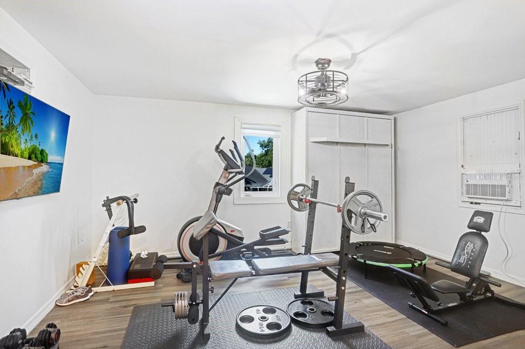 Image 36 of 61 For 15306 Lake Maurine Drive